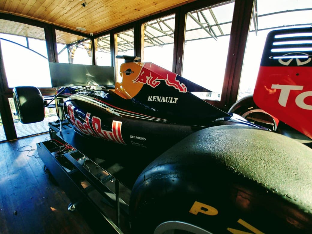 F1 game platform — Red Bull livery replica with full cockpit