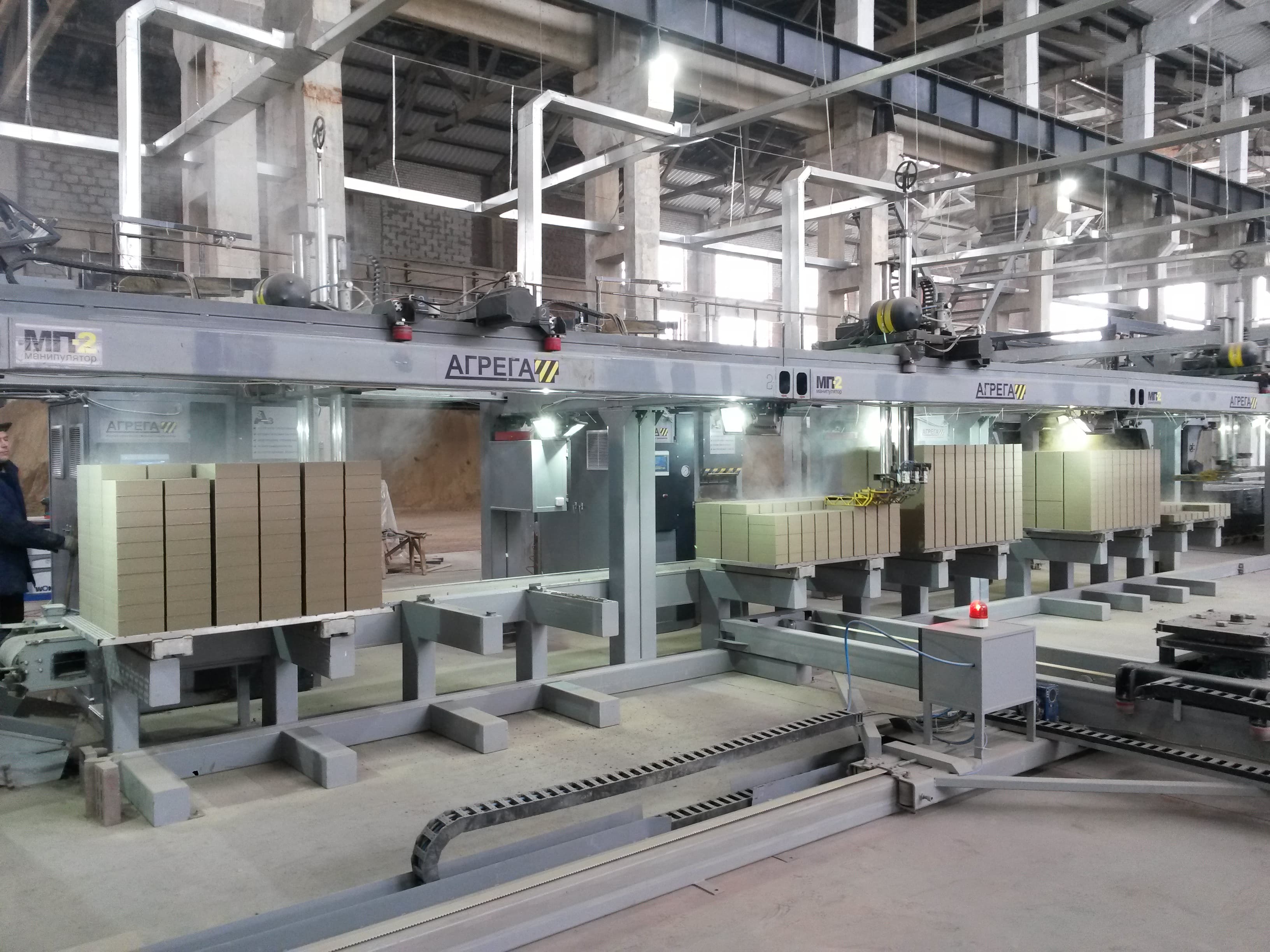 Semi-dry press for facing bricks and tiles — installed and running